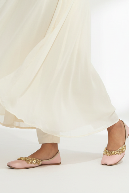 Embroidered khussa-02